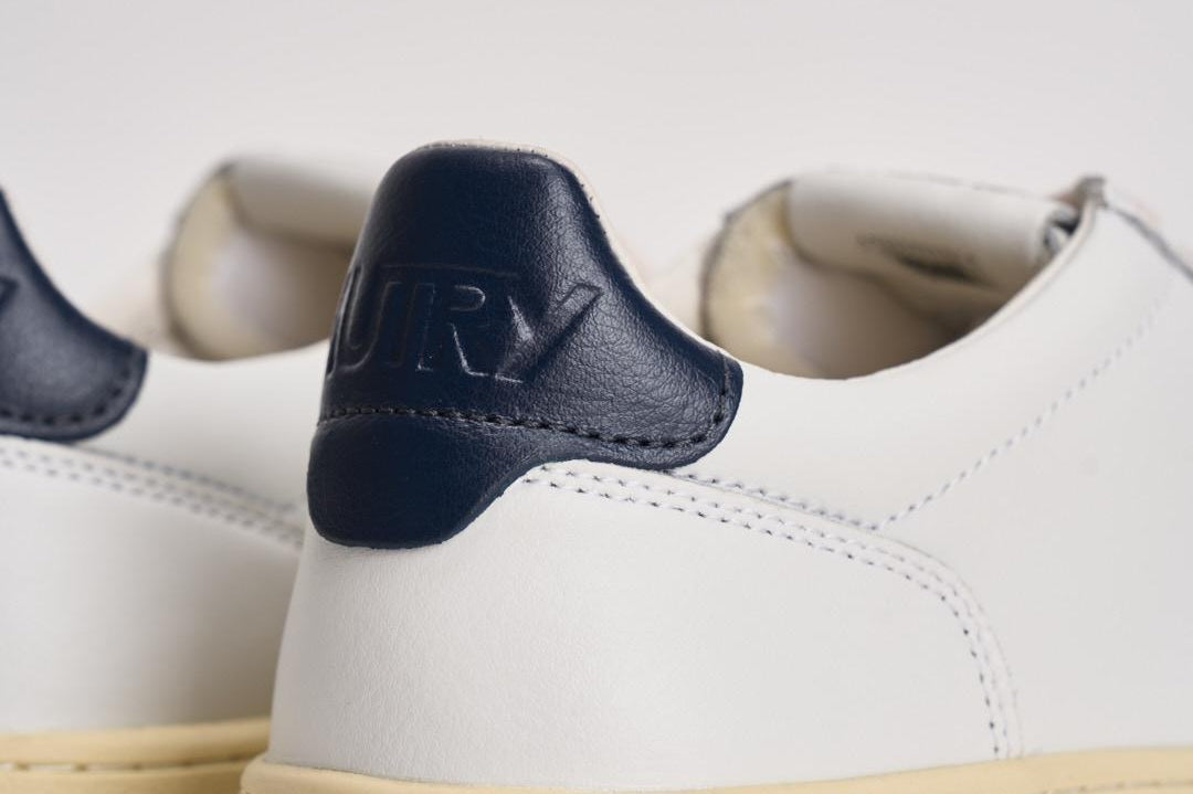 Sneakers uomo Medalist bianca e blu AULM LL12 AUTRY 