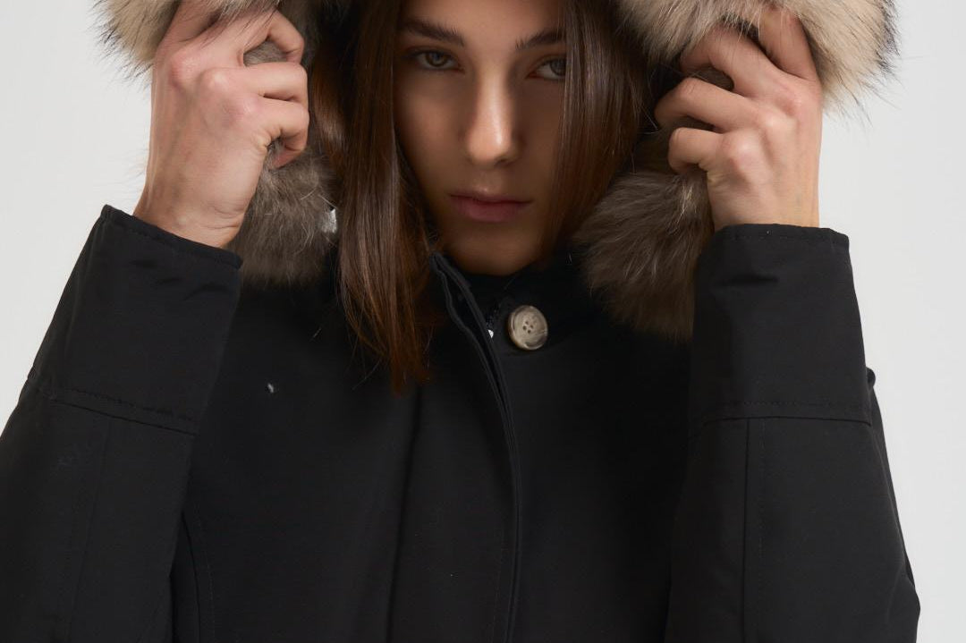 Giubbotto donna Arctic Parka nero OU0538 BLK WOOLRICH 