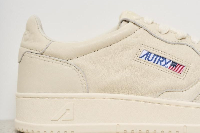 Sneakers uomo Medalist in nappa panna AULM SG27 AUTRY 