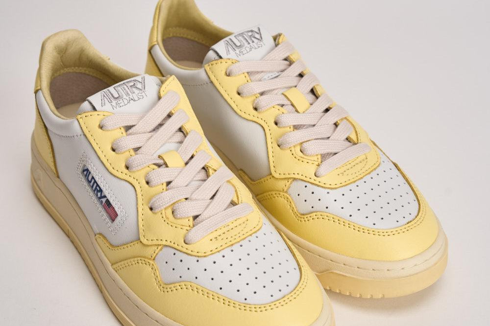 Sneakers donna Medalist gialla AULW WB63 AUTRY 