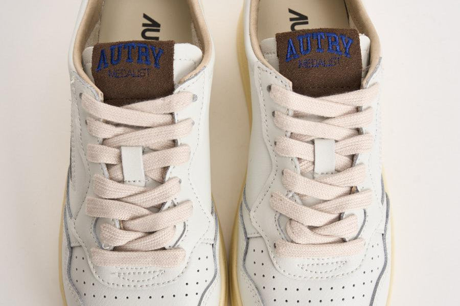 Sneakers Medalist Low donna bianche e moro AULW HJ03 AUTRY 