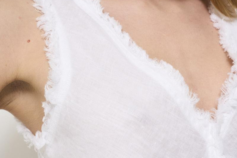 Top donna bianco in lino D311664 BEACH25002 P.a.r.o.s.h. 